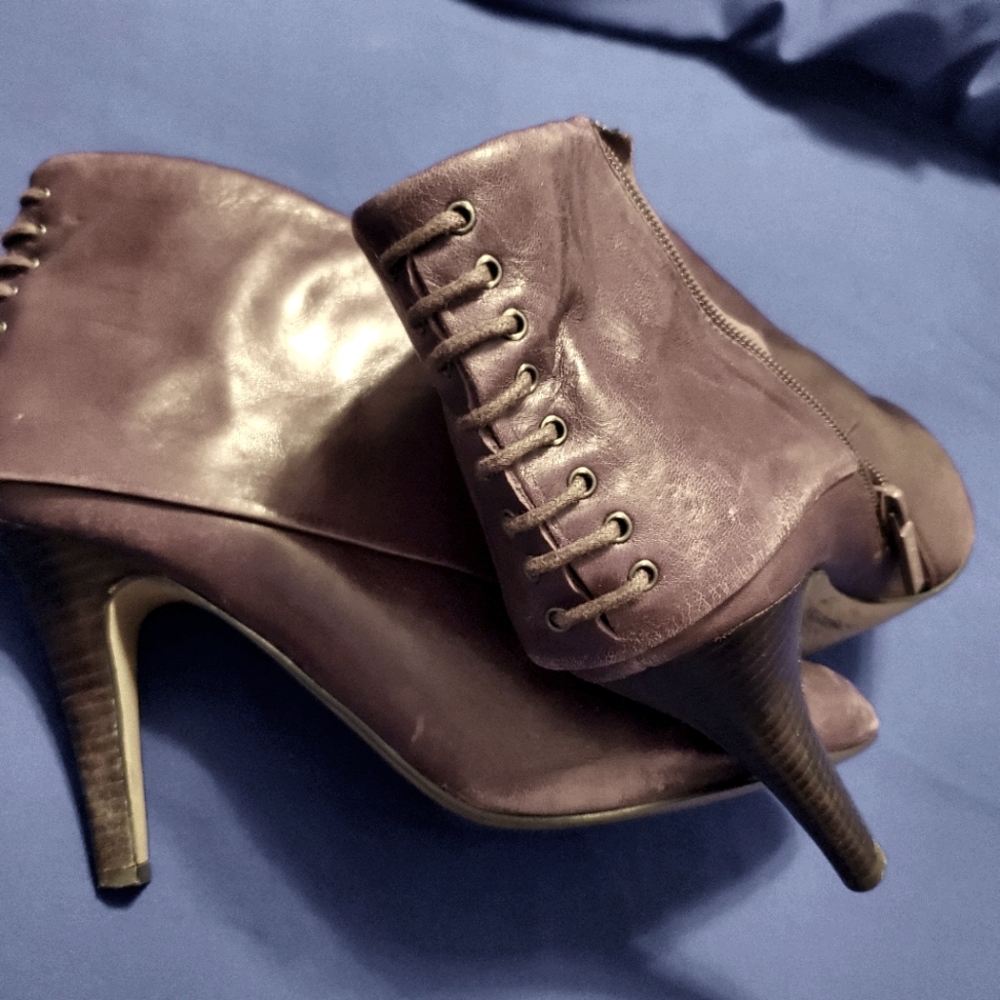 Nine West Purple Leather 💜 Booties